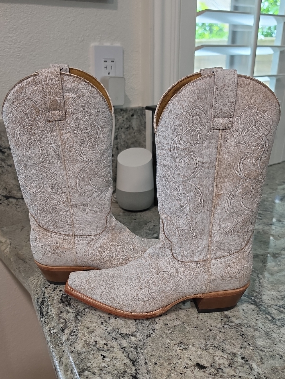 Shyanne Women's Lasy Floral Embroidered Western Boots - Snip Toe